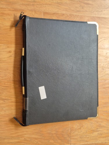 Black zip portfolio - black,